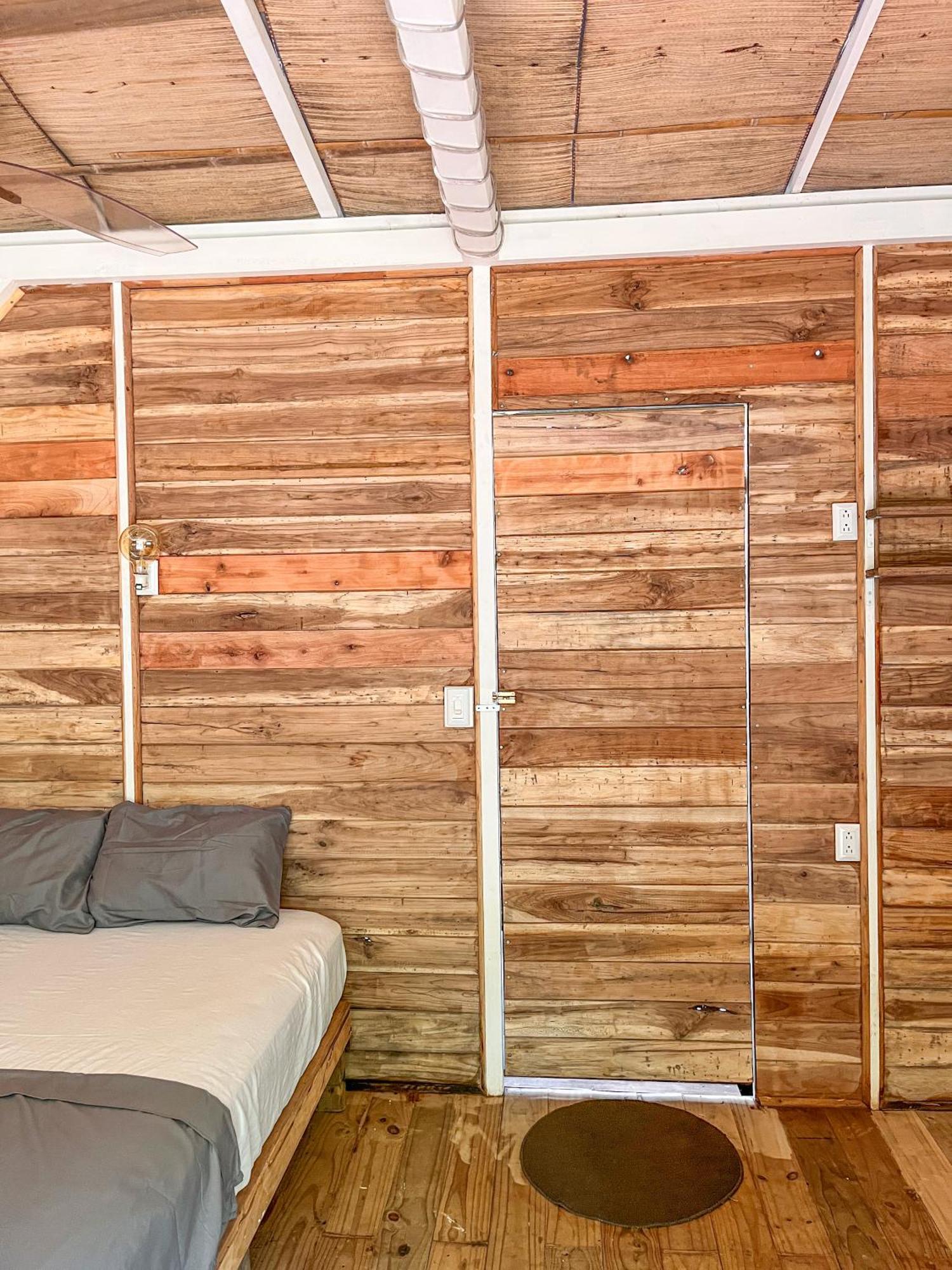Nomadic Surf Camp Hostel Uvita Ngoại thất bức ảnh