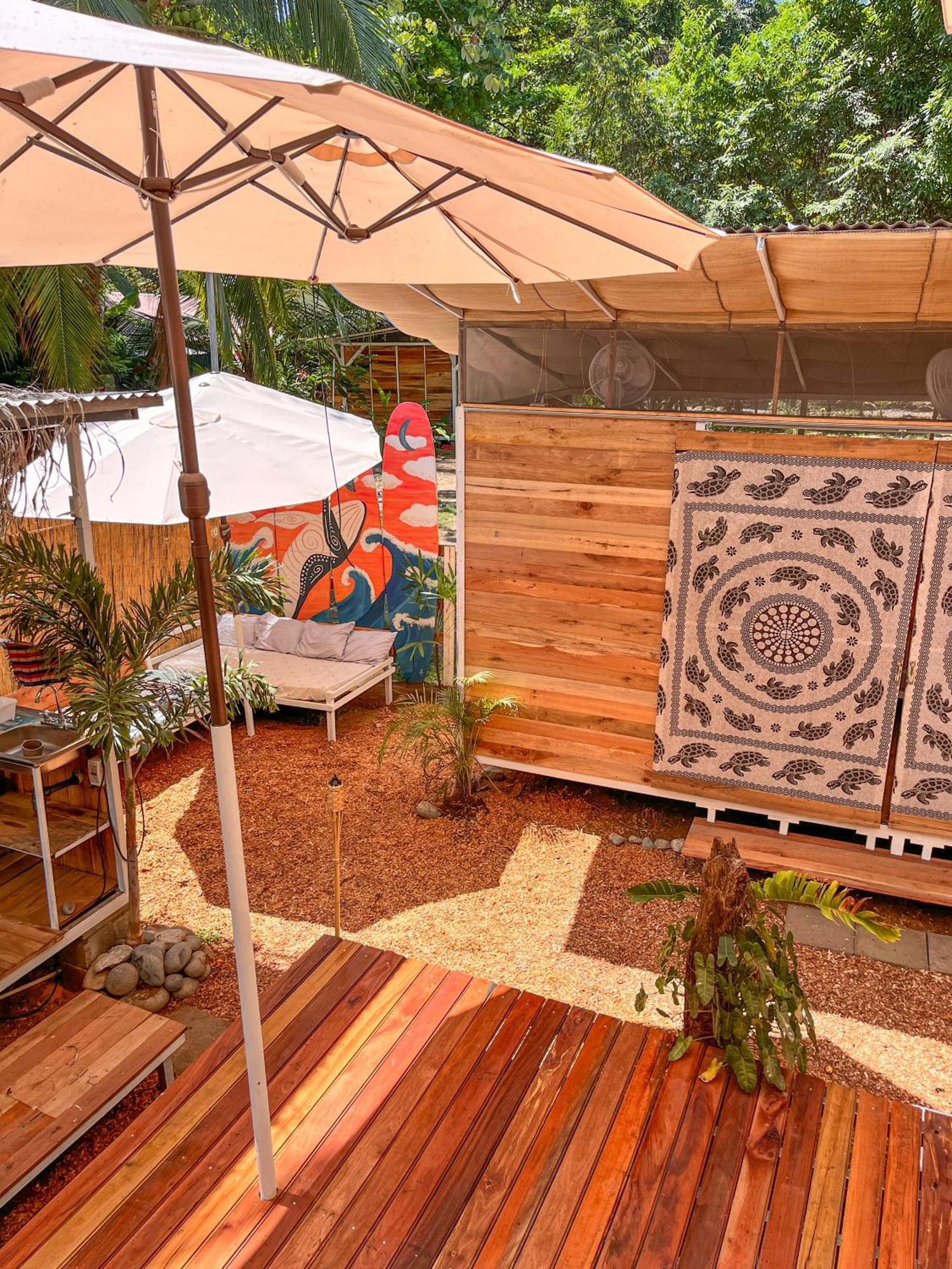 Nomadic Surf Camp Hostel Uvita Ngoại thất bức ảnh